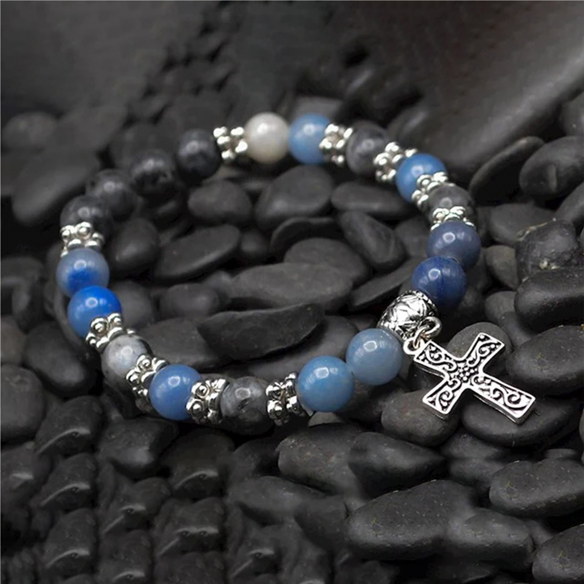 Bracelet-Eden_Merry-Beaded-Cross.png