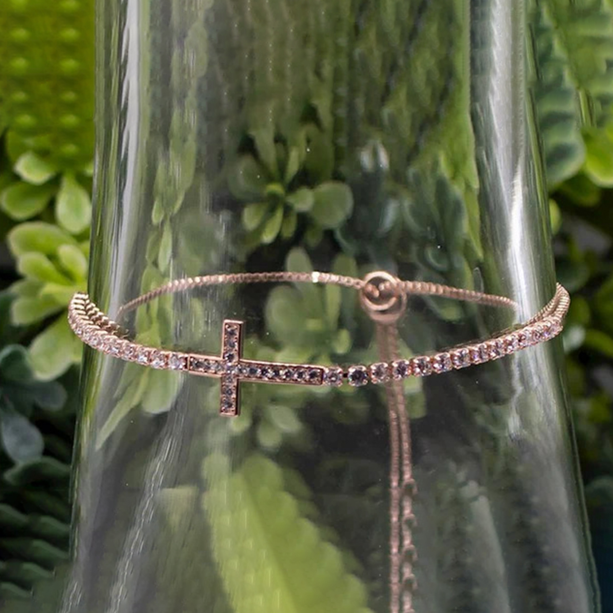 Bracelet-Eden_Merry-Rose_Gold-Cross.png
