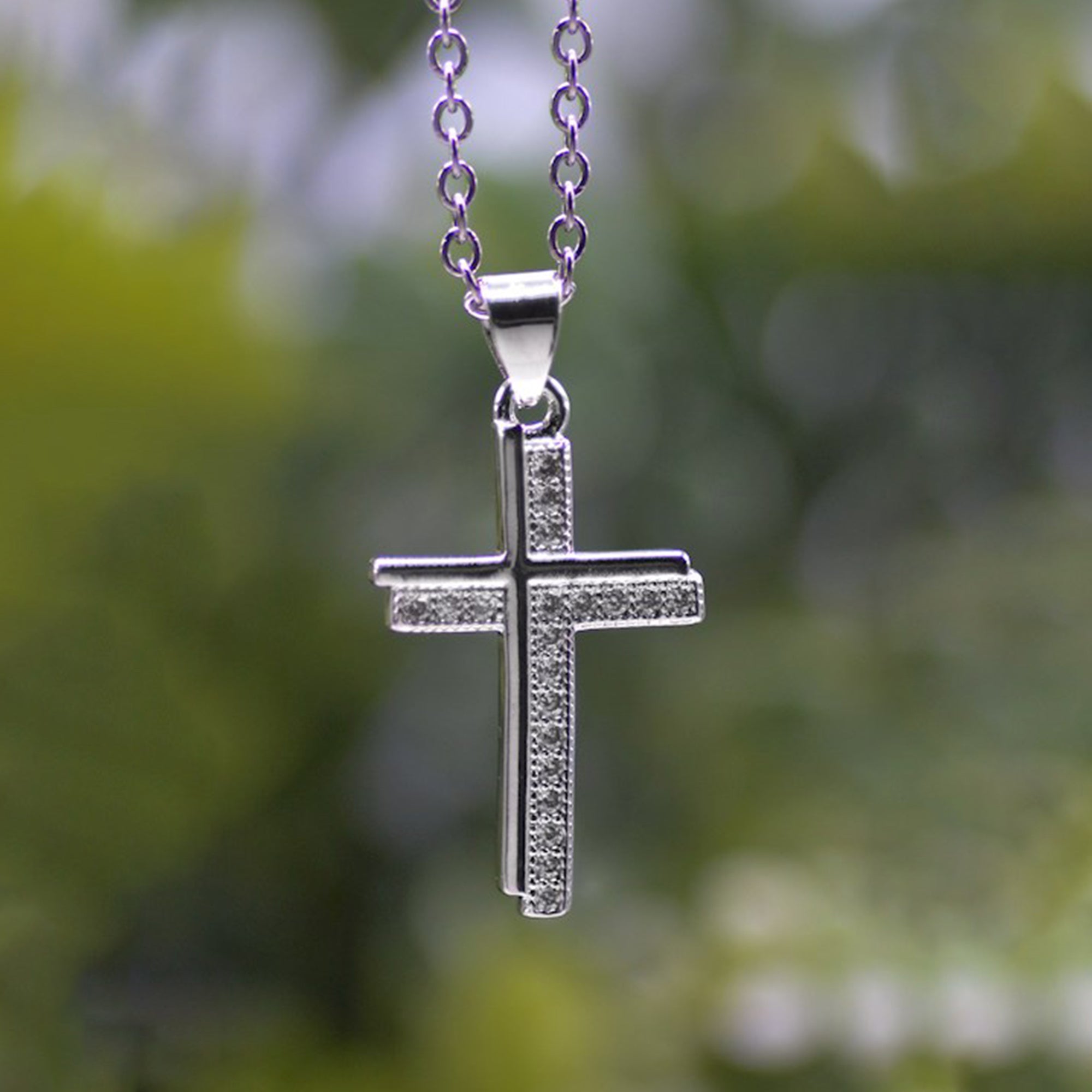Necklace-Eden-Merry-Cross-Silver.jpg